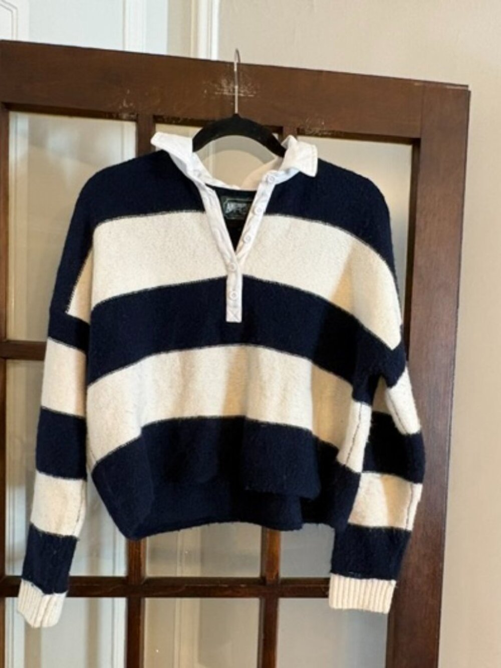 American Eagle Vintage Blue and White Striped Cropped Rugby Sweater, Size Small